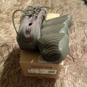 Yeezy 450 worn 1x. Looks brand new